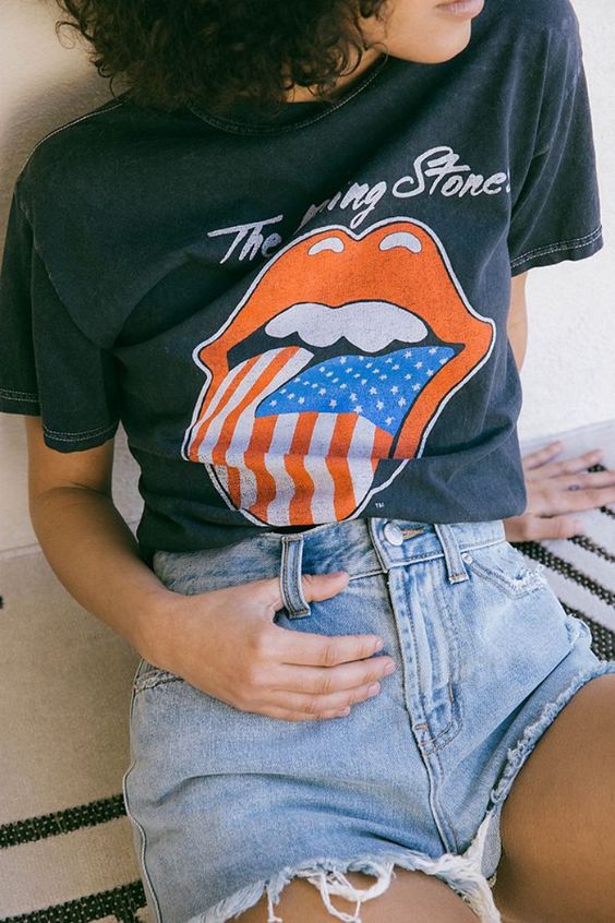 graphic T-shirt outfit for summer 2019