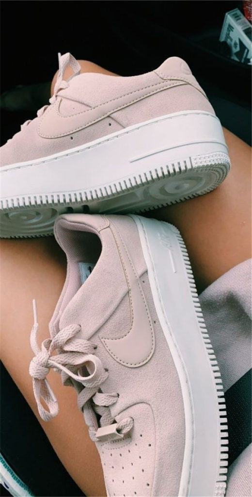 trendy nike shoes for women