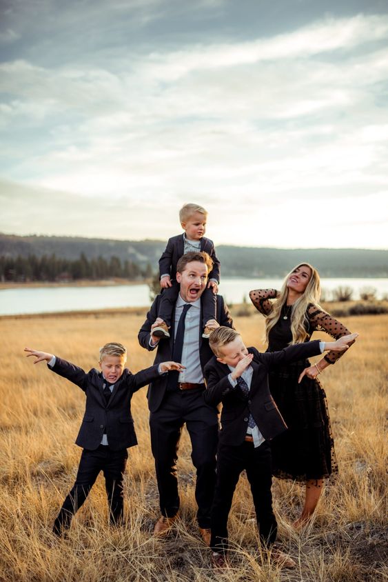 Creative Family Photo Ideas to Melt Your Heart