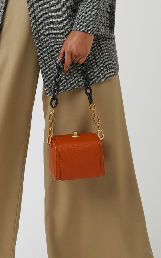 28 Iconic and Fashionable Chain Bags Worth Having - Fancy Ideas about ...