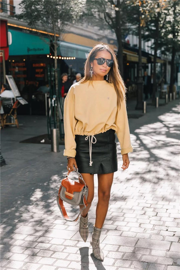 Trendy Yellow Outfits Ideas to Brighten up Your Day