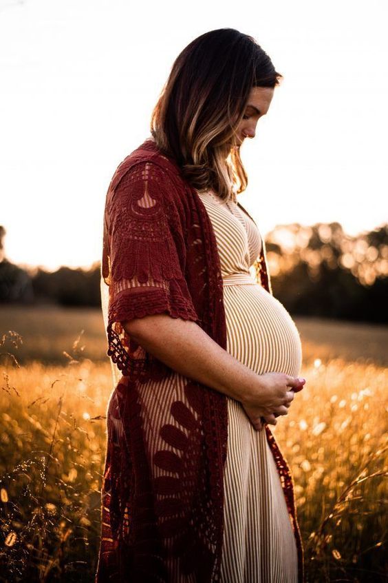 Heartmelting Maternity Photo Ideas You Must Have