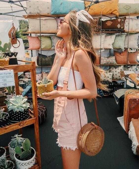 Trendy and Chic Beach Outfits Ideas for 2020