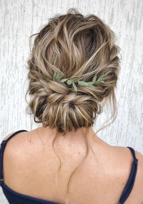Easy and Elegant Messy Hairstyles Worth Trying 