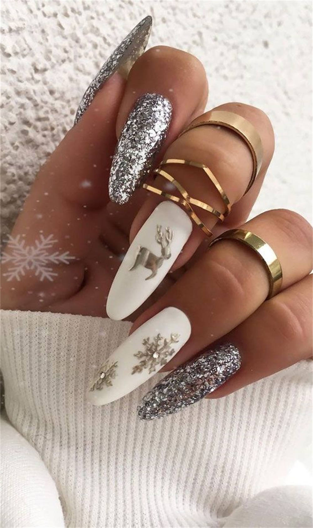 Christmas nails with sparkling silver snowflake designs