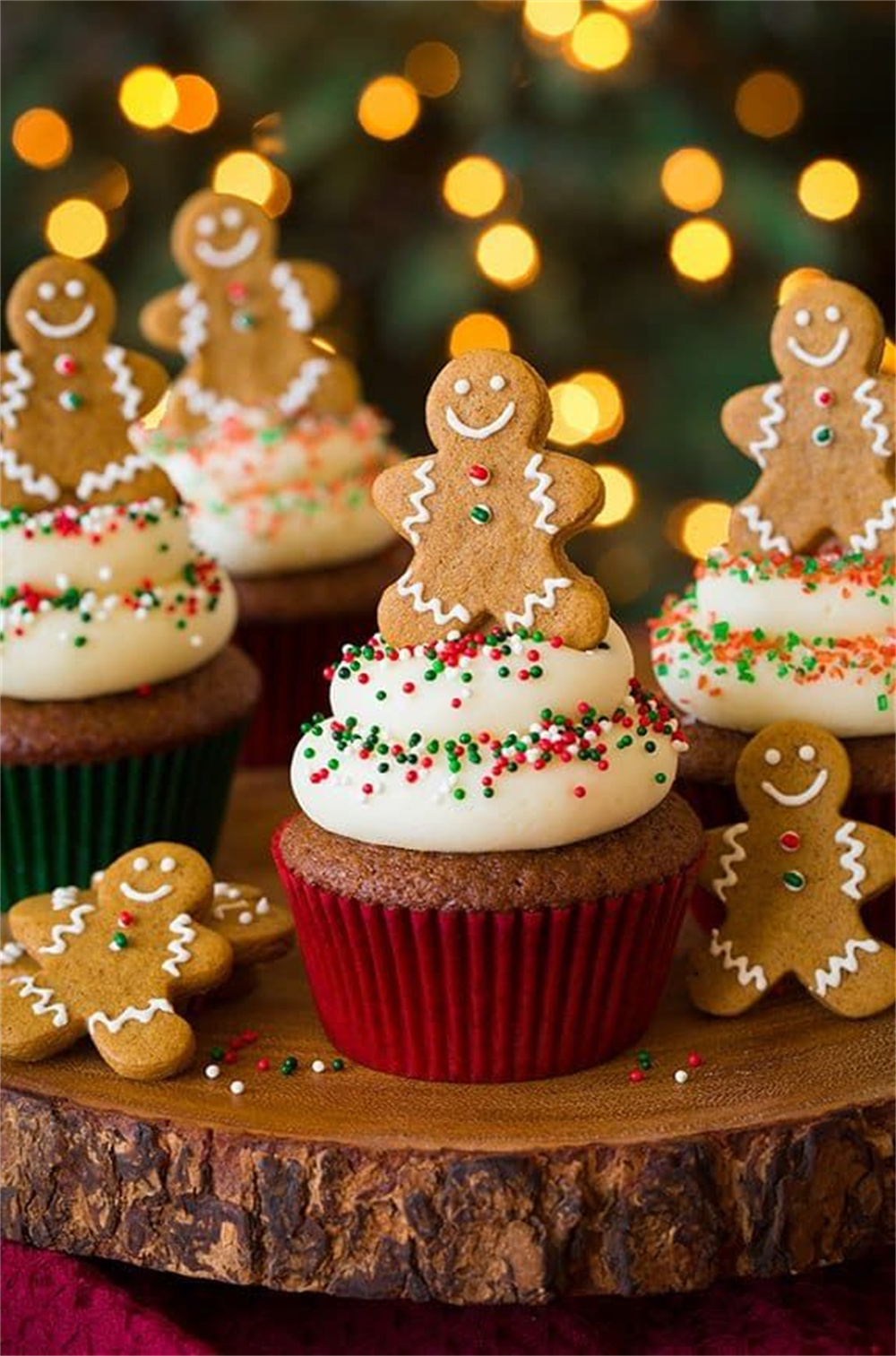 Gingerbread Christmas Cupcakes
