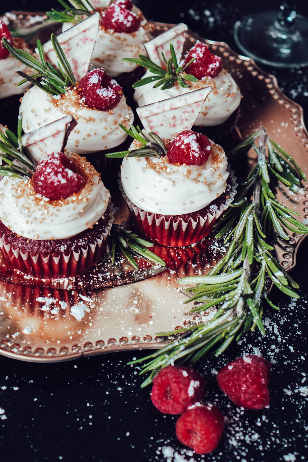 red velvet Christmas cupcakes with cream cheese frosting