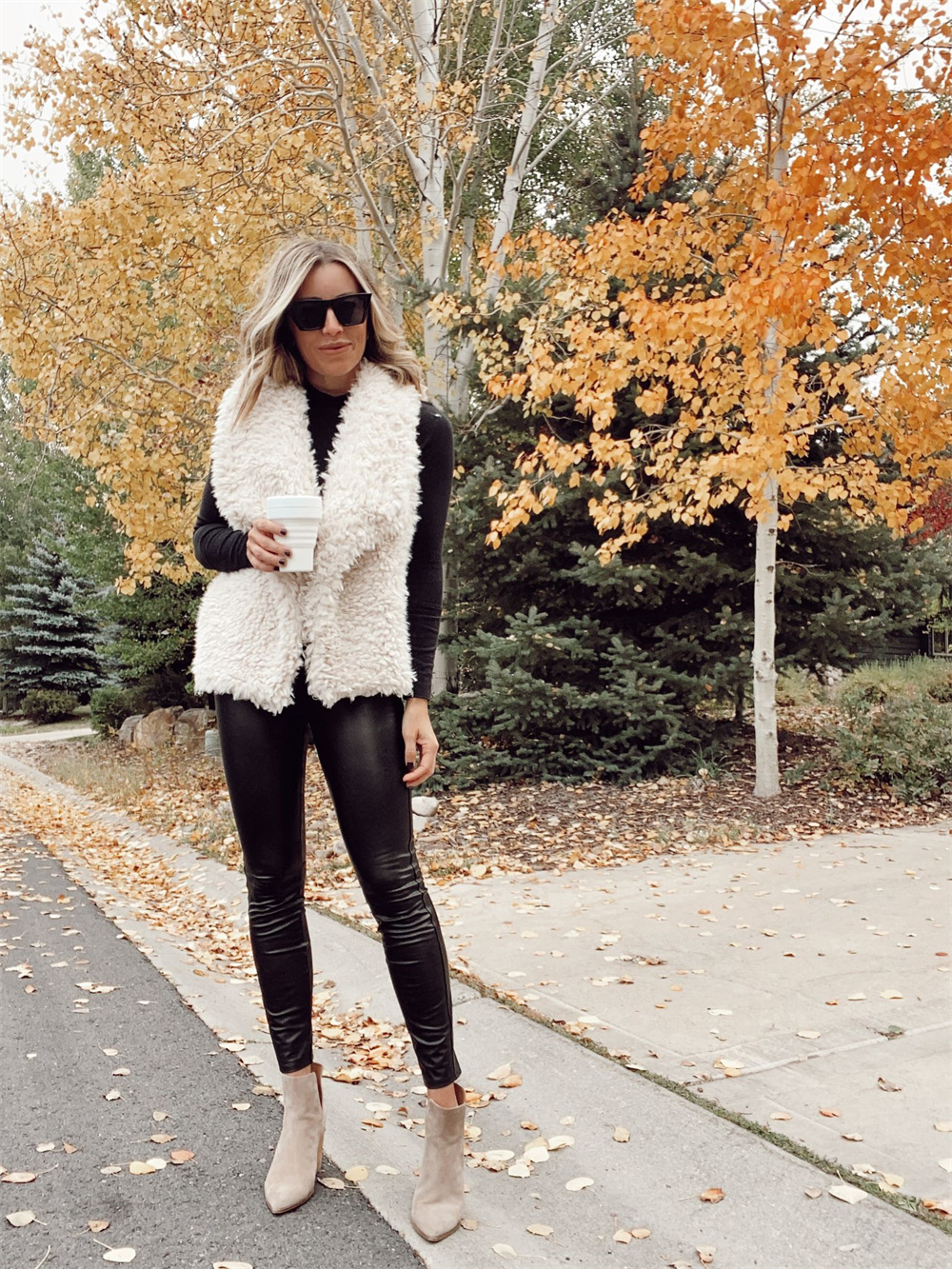 glamorous faux fur vest outfit for fall