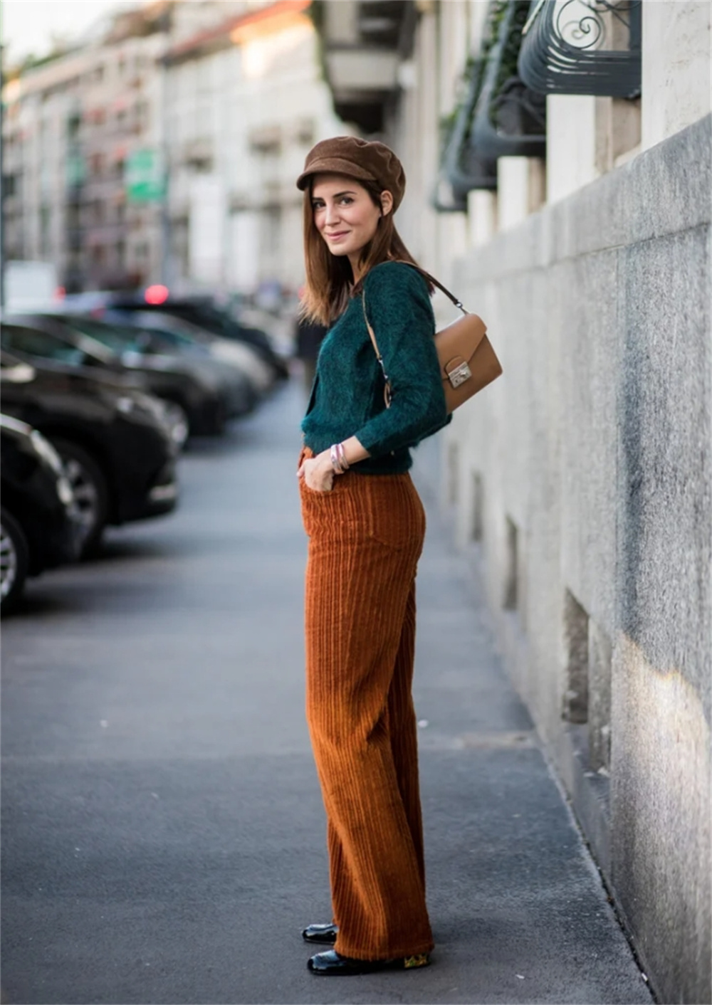 stylish corduroy pants outfit for fall
