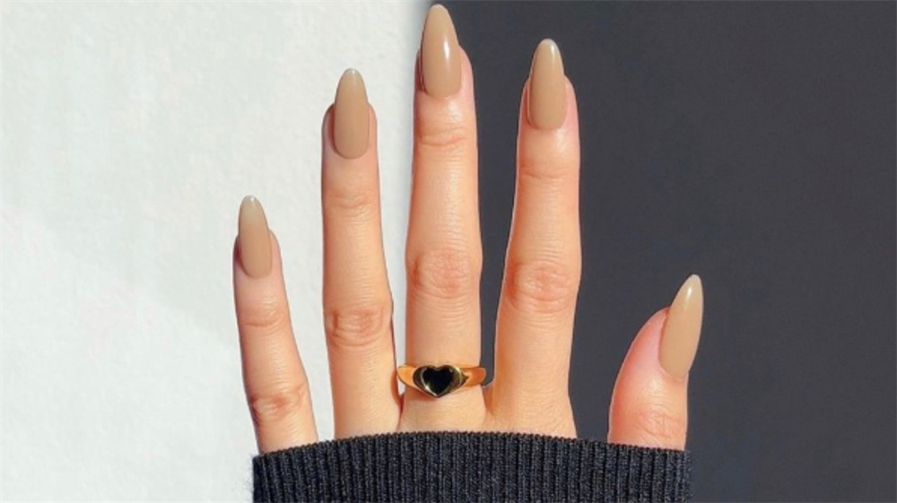 Light Brown Nail Ideas for Winter